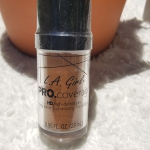 LA GIRL HD FOUNDATION